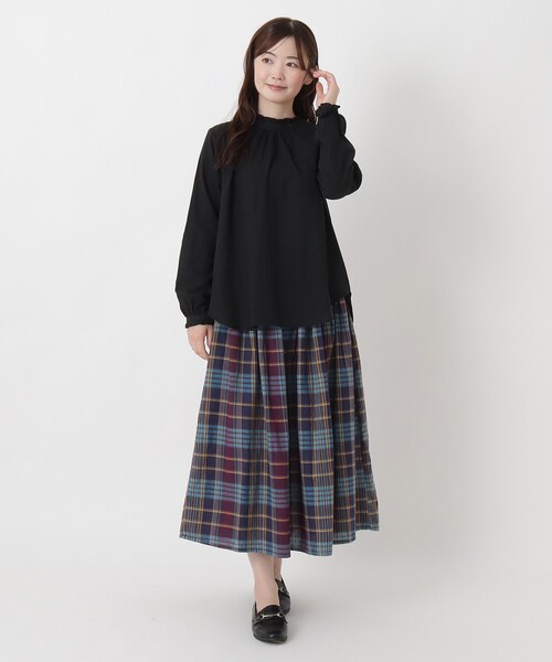 one'sterrace(ワンズテラス)の「リップルスタンドフリルブラウス(シャツ/ブラウス・レディース・ブラック系8/ネイビー系5/アイボリー系8・02)」の15枚目の写真