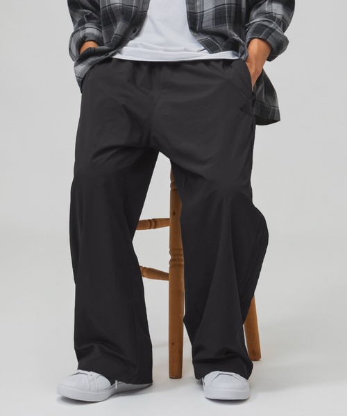 adidas(アディダス)の「アディダス adidas スタジアム ライト ツイル ルーズフィット ストレートレッグ パンツ(その他パンツ・メンズ・ブラック/ネイビー/バーガンディー・M/3L/LL/L/S)」の2枚目の写真