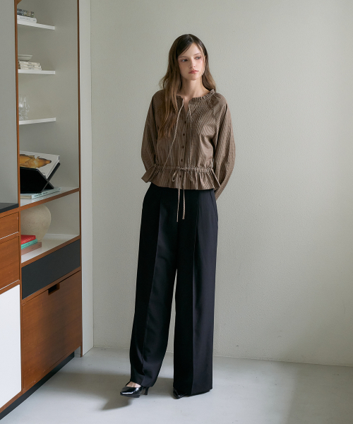 DEHEVE（デヘヴェ）の「Frill Neck Check Blouse [Brown]（シャツ/ブラウス・レディース・ブラウン・OS）」の4枚目の写真