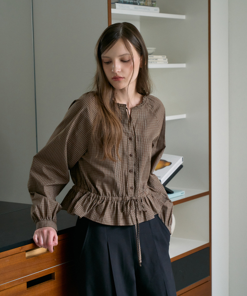 DEHEVE（デヘヴェ）の「Frill Neck Check Blouse [Brown]（シャツ/ブラウス・レディース・ブラウン・OS）」の12枚目の写真