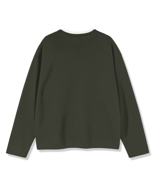 PIANER（ピアネール）の「スリットネックレイヤード長袖Tシャツ（カーキ）（Tシャツ/カットソー・レディース・カーキ・LARGE/X-LARGE）」の5枚目の写真