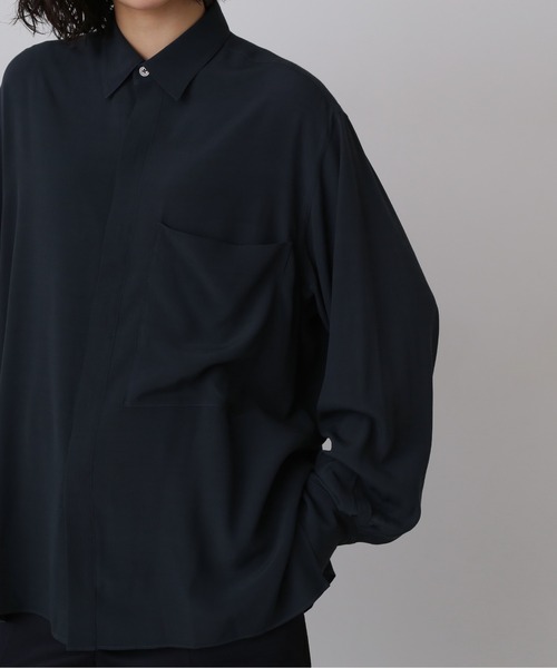 YLEVE(イレーヴ)の「YLEVE / RAYON DE CHINE SHIRT(シャツ/ブラウス・レディース・グレー/イエロー・1/0)」の9枚目の写真