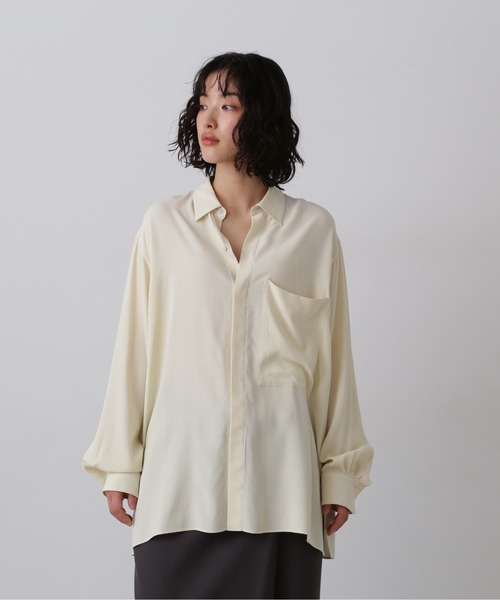 YLEVE(イレーヴ)の「YLEVE / RAYON DE CHINE SHIRT(シャツ/ブラウス・レディース・グレー/イエロー・1/0)」の6枚目の写真
