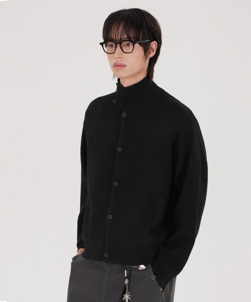 GLW（ジーエルダブリュ）の「[unisex] ハイネックボタンニットカーディガン ブラック（カーディガン/ボレロ・レディース・その他・X-LARGE/SMALL/MEDIUM/LARGE）」の3枚目の写真