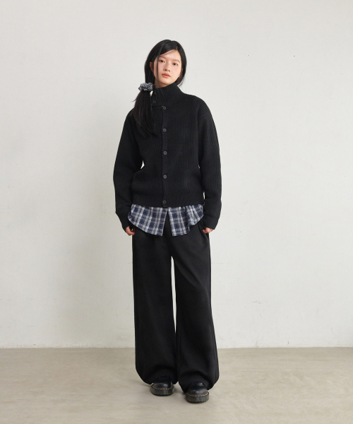 GLW（ジーエルダブリュ）の「[unisex] ハイネックボタンニットカーディガン ブラック（カーディガン/ボレロ・レディース・その他・X-LARGE/SMALL/MEDIUM/LARGE）」の4枚目の写真