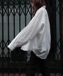 WILLFULLY（ウィルフリー）の「hem tab back volume cocoon stripe shirt（シャツ/ブラウス）」