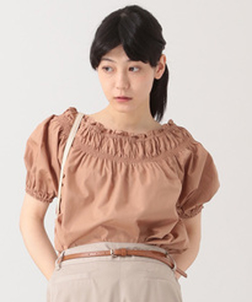 E hyphen world gallery（イーハイフンワールドギャラリー）の「・5Sシャーリングオフショルダーブラウス（シャツ/ブラウス・レディース・ネイビー/ボルドー/オフホワイト/オレンジ系その他・F）」の4枚目の写真