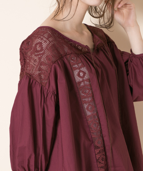 URBAN RESEARCH（アーバンリサーチ）の「幾何レース切替ブラウス（シャツ/ブラウス・レディース・ボルドー/オフホワイト/ブラック・FREE）」の6枚目の写真