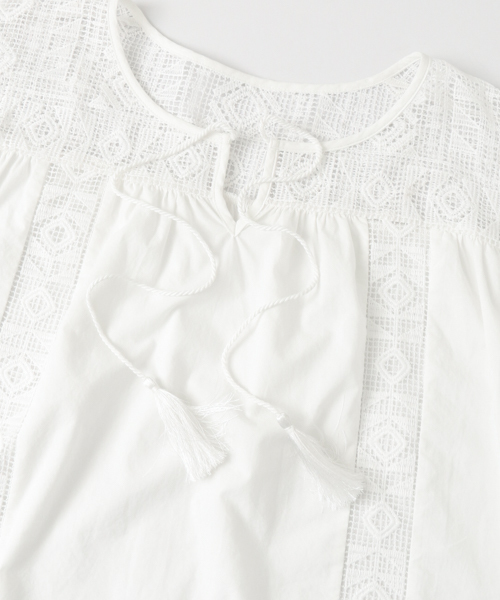 URBAN RESEARCH（アーバンリサーチ）の「幾何レース切替ブラウス（シャツ/ブラウス・レディース・ボルドー/オフホワイト/ブラック・FREE）」の19枚目の写真