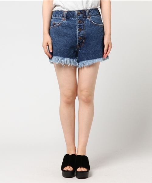 MOUSSY（マウジー）の「NO WAIST DENIM SHORTS（デニムパンツ・レディース・ブルー/ライトブルー/ワンウォッシュ・0/1/2）」の9枚目の写真
