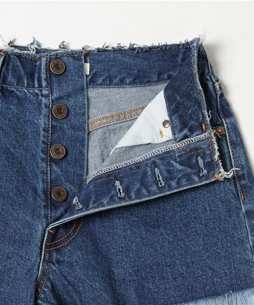 MOUSSY（マウジー）の「NO WAIST DENIM SHORTS（デニムパンツ・レディース・ブルー/ライトブルー/ワンウォッシュ・0/1/2）」の6枚目の写真