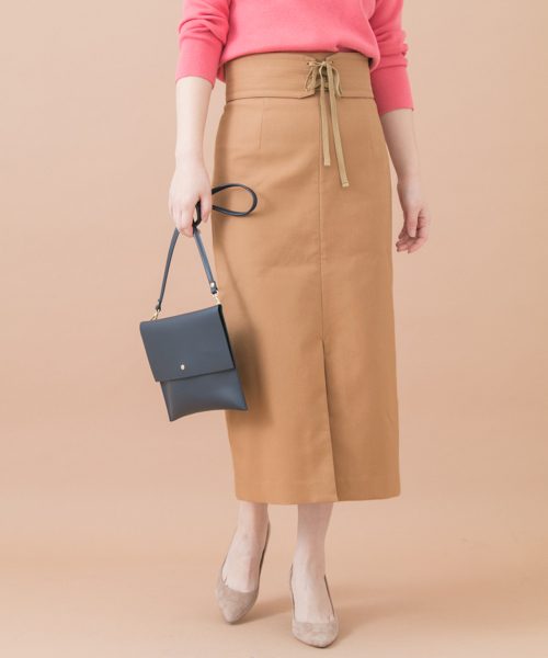 URBAN RESEARCH ROSSO WOMEN（アーバンリサーチ　ロッソ）の「ベルト付きタイトスカート（スカート・レディース・ベージュ/ブラック・36/38）」の2枚目の写真