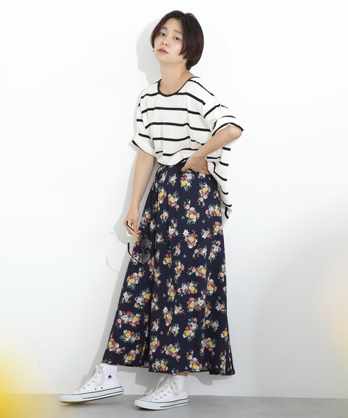 FREE'S MART（フリーズマート）の「ブーケフラワー柄ロングスカート（スカート・レディース・ホワイト系その他/ダークネイビー・FREE）」の5枚目の写真