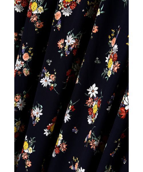 FREE'S MART（フリーズマート）の「ブーケフラワー柄ロングスカート（スカート・レディース・ホワイト系その他/ダークネイビー・FREE）」の14枚目の写真