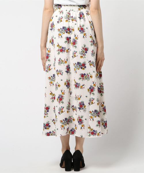 FREE'S MART（フリーズマート）の「ブーケフラワー柄ロングスカート（スカート・レディース・ホワイト系その他/ダークネイビー・FREE）」の6枚目の写真