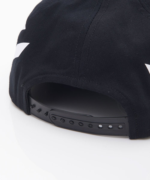 off white（オフホワイト）の「OFF-WHITE “DIAG”ベースボールキャップ（キャップ・メンズ・ブラック・FREE）」の9枚目の写真