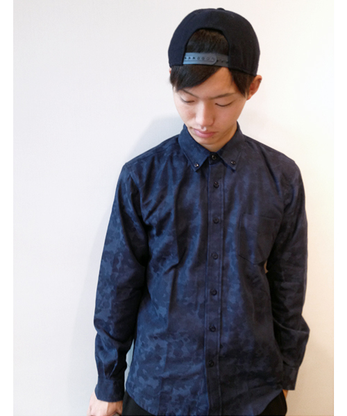 WHO'S WHO gallery(フーズフーギャラリー)の「POP 迷彩柄JQBDシャツ(シャツ/ブラウス・メンズ・ネイビー・MEDIUM/LARGE)」の1枚目の写真