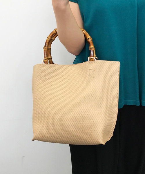 A/C DESIGN BY ALPHA CUBIC（エーシーデザインバイアルファキュービック）の「◇カタログ掲載◇バンブーハンドルトートバッグ（トートバッグ・レディース・ベージュ/オフホワイト/ブラック・フリー）」の3枚目の写真