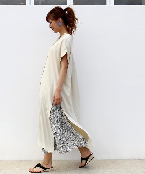 n'ee-ne（ネーネ）の「ロングスリットワンピースシャツ（シャツワンピース・レディース・ブラック/ベージュ/オフホワイト/ミント・M）」の4枚目の写真