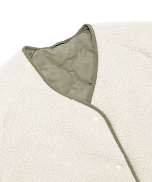 Chaco closet（チャコ クローゼット）の「ボアフリース×キルティング リバーシブルノーカラーロングコート（ノーカラーコート・レディース・ブラック/アイボリー/ライトオリーブ/ダークベージュ/テラコッタ・FREE）」の10枚目の写真