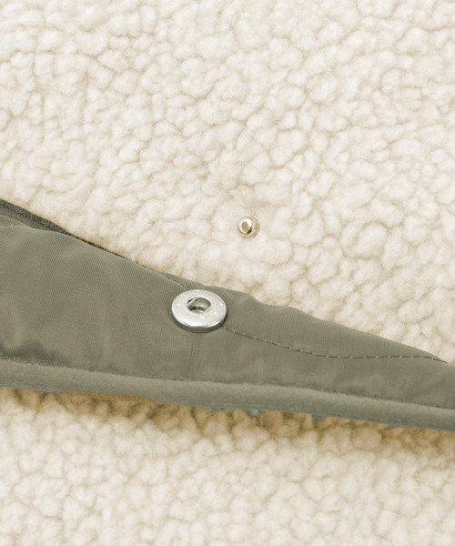 Chaco closet（チャコ クローゼット）の「ボアフリース×キルティング リバーシブルノーカラーロングコート（ノーカラーコート・レディース・ブラック/アイボリー/ライトオリーブ/ダークベージュ/テラコッタ・FREE）」の12枚目の写真