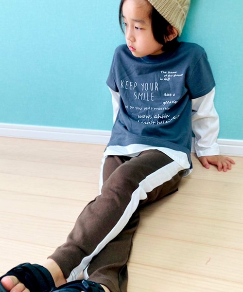 THE CASUAL（カジュアル）の「ラインストレッチスムーススキニーパンツ キッズ ベビー（その他パンツ・キッズ・ブラック/ベージュ/ネイビー/ブラウン/レッド/カーキ/ブラック系その他/杢グレー/グレー系その他/グレー系その他2/チャコール/ブラウン系その他/ベージュ系その他/グリーン系その他/ブルー/ブルー系その他/ブルー系その他2/ピンク/ピンク系その他/レッド系その他・90/100/110/120/80/130/95/140/150/160）」の9枚目の写真