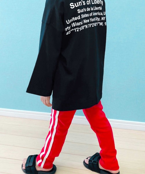 THE CASUAL（カジュアル）の「ラインストレッチスムーススキニーパンツ キッズ ベビー（その他パンツ・キッズ・ブラック/ベージュ/ネイビー/ブラウン/レッド/カーキ/ブラック系その他/杢グレー/グレー系その他/グレー系その他2/チャコール/ブラウン系その他/ベージュ系その他/グリーン系その他/ブルー/ブルー系その他/ブルー系その他2/ピンク/ピンク系その他/レッド系その他・90/100/110/120/80/130/95/140/150/160）」の19枚目の写真