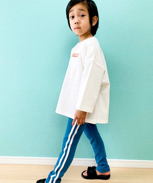 THE CASUAL（カジュアル）の「ラインストレッチスムーススキニーパンツ キッズ ベビー（その他パンツ・キッズ・ブラック/ベージュ/ネイビー/ブラウン/レッド/カーキ/ブラック系その他/杢グレー/グレー系その他/グレー系その他2/チャコール/ブラウン系その他/ベージュ系その他/グリーン系その他/ブルー/ブルー系その他/ブルー系その他2/ピンク/ピンク系その他/レッド系その他・90/100/110/120/80/130/95/140/150/160）」の14枚目の写真