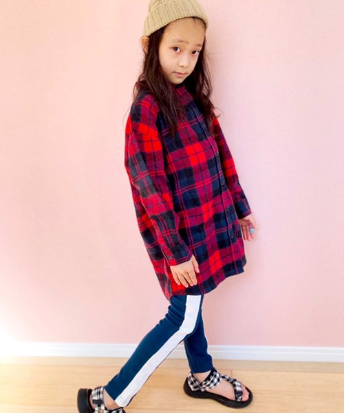 THE CASUAL（カジュアル）の「ラインストレッチスムーススキニーパンツ キッズ ベビー（その他パンツ・キッズ・ブラック/ベージュ/ネイビー/ブラウン/レッド/カーキ/ブラック系その他/杢グレー/グレー系その他/グレー系その他2/チャコール/ブラウン系その他/ベージュ系その他/グリーン系その他/ブルー/ブルー系その他/ブルー系その他2/ピンク/ピンク系その他/レッド系その他・90/100/110/120/80/130/95/140/150/160）」の16枚目の写真