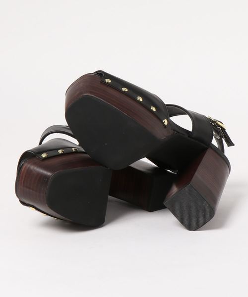 one way(ワンウェイ)の「カシメ付きサンダル(サンダル・レディース・ブラック/ライトブラウン/ホワイト・S/M/L/LL)」の5枚目の写真