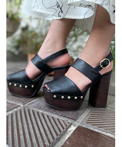 one way(ワンウェイ)の「カシメ付きサンダル(サンダル・レディース・ブラック/ライトブラウン/ホワイト・S/M/L/LL)」の10枚目の写真