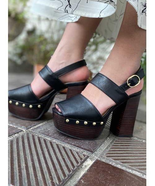 one way(ワンウェイ)の「カシメ付きサンダル(サンダル・レディース・ブラック/ライトブラウン/ホワイト・S/M/L/LL)」の9枚目の写真