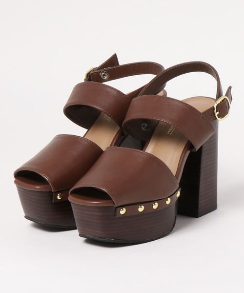 one way(ワンウェイ)の「カシメ付きサンダル(サンダル・レディース・ブラック/ライトブラウン/ホワイト・S/M/L/LL)」の6枚目の写真