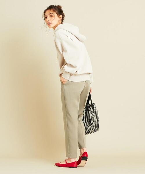 BEAUTY&YOUTH UNITED ARROWS(ビューティーアンドユースユナイテッドアローズ)の「BY∴ サテンタックテーパードパンツ о(その他パンツ・レディース・ダークブラウン/ブラック/オリーブ・LARGE/SMALL/MEDIUM)」の7枚目の写真