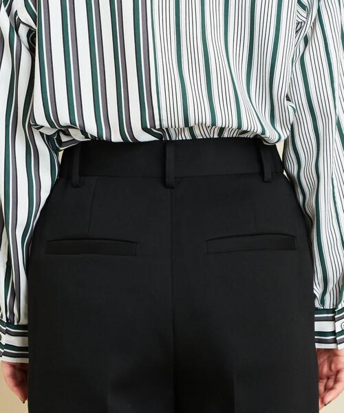 BEAUTY&YOUTH UNITED ARROWS(ビューティーアンドユースユナイテッドアローズ)の「BY∴ サテンタックテーパードパンツ о(その他パンツ・レディース・ダークブラウン/ブラック/オリーブ・LARGE/SMALL/MEDIUM)」の16枚目の写真