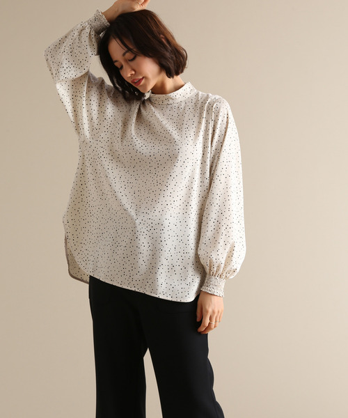 Tiara(ティアラ)の「ランダムピンドットハイネックブラウス(シャツ/ブラウス・レディース・アイボリー/ブラック/グレー・FREE)」の6枚目の写真