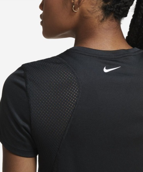 NIKE（ナイキ）の「ナイキ NIKE ウィメンズ アイコンクラッシュ ラン S/S GX（Tシャツ/カットソー・レディース・ブラック・S/M/L/XL）」の5枚目の写真