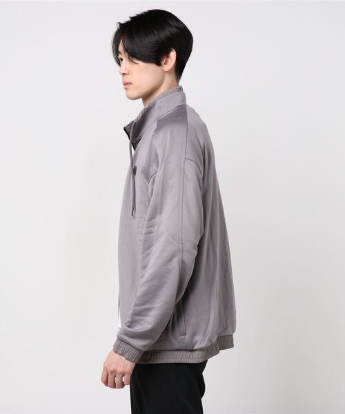 アディダスオリジナルス ウーブンナイロントラックジャケット　セットアップ　グレー adidas（アディダス）の「R.Y.V. ウーブン トラックジャケット