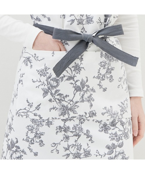 Francfranc（フランフラン）の「ボタニカル コットン フルエプロン グレー（エプロン・レディース・グレー・FREE）」の2枚目の写真