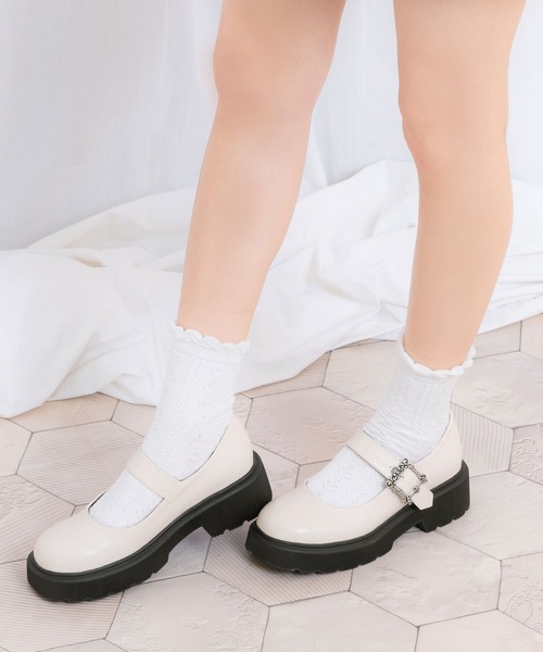 DearMyLoveRose（ディアマイラブローズ）の「スクエアトゥアンティーク風バックルパンプス（パンプス・レディース・ブラック/クリアブラック/ベージュ・24.5cm/23.5cm/23cm/25cm/25.5cm/24cm/22.5cm）」の2枚目の写真