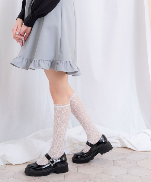 DearMyLoveRose（ディアマイラブローズ）の「スクエアトゥアンティーク風バックルパンプス（パンプス・レディース・ブラック/クリアブラック/ベージュ・24.5cm/23.5cm/23cm/25cm/25.5cm/24cm/22.5cm）」の6枚目の写真