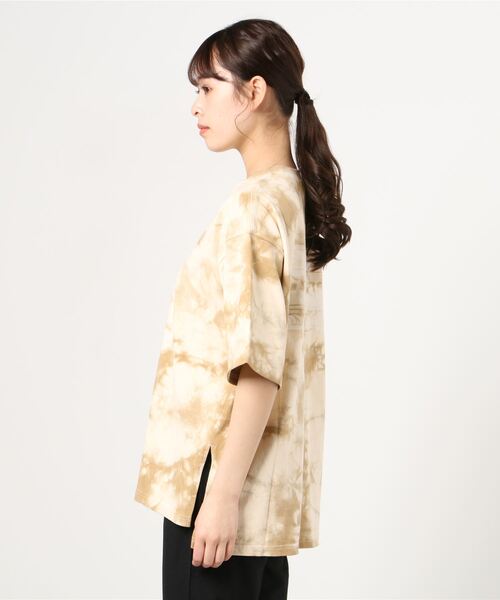 MANASTASH（マナスタッシュ）の「MANASTASH/マナスタッシュ　W-s TIEDYE LEAF LOGO ウィメンズタイダイリーフロゴ（Tシャツ/カットソー・レディース・ベージュ/ブラウン/グリーン・MEDIUM）」の5枚目の写真