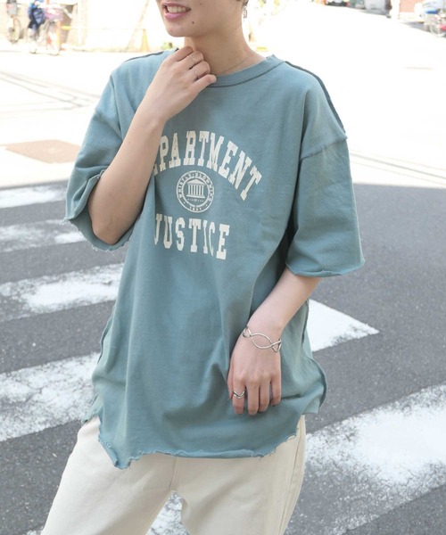 CORNERS（コーナーズ）の「ダメージ加工カレッジロゴプリントTシャツ（Tシャツ/カットソー・レディース・ホワイト×レッド/ホワイト×グリーン/ライトベージュ/ブルー/ブラック・M）」の20枚目の写真