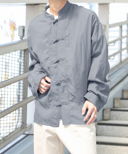 PairPair（ペアペア）の「ルーズチャイナシャツ(ユニセックス)（シャツ/ブラウス・メンズ・グレイッシュブルー/グレイッシュベージュ・LARGE/MEDIUM）」の5枚目の写真