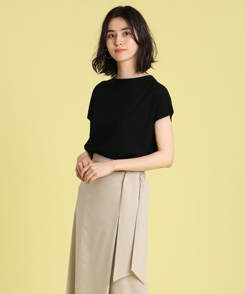 INED（イネド）の「ホールガーメント(R)ボトルネックフレンチニット《Cuoo》（ニット/セーター・レディース・ブラック/ベージュ/ブラウン/レッド系その他・9号）」の2枚目の写真