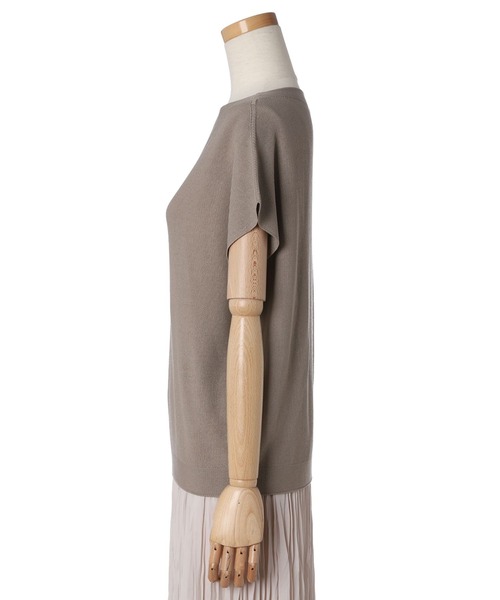 INED（イネド）の「ホールガーメント(R)ボトルネックフレンチニット《Cuoo》（ニット/セーター・レディース・ブラック/ベージュ/ブラウン/レッド系その他・9号）」の6枚目の写真