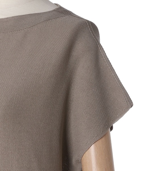 INED（イネド）の「ホールガーメント(R)ボトルネックフレンチニット《Cuoo》（ニット/セーター・レディース・ブラック/ベージュ/ブラウン/レッド系その他・9号）」の9枚目の写真