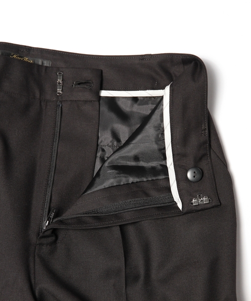 KariAng(カリアング)の「【14秋冬新作】無地テーパードパンツ(その他パンツ・レディース・ブラック系/黄土色系・MEDIUM/SMALL)」の4枚目の写真