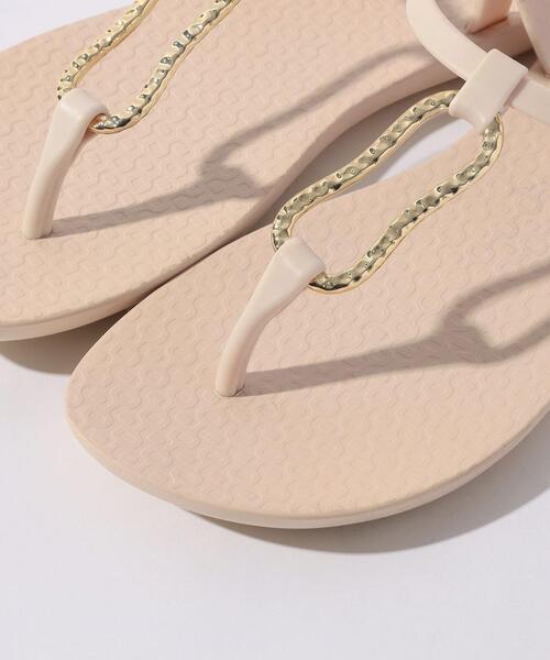 IPANEMA（イパネマ）の「＜Ipanema＞メタルモチーフ トングサンダル（サンダル・レディース・ブラック/ベージュ・23cm/24cm/24.5cm）」の7枚目の写真