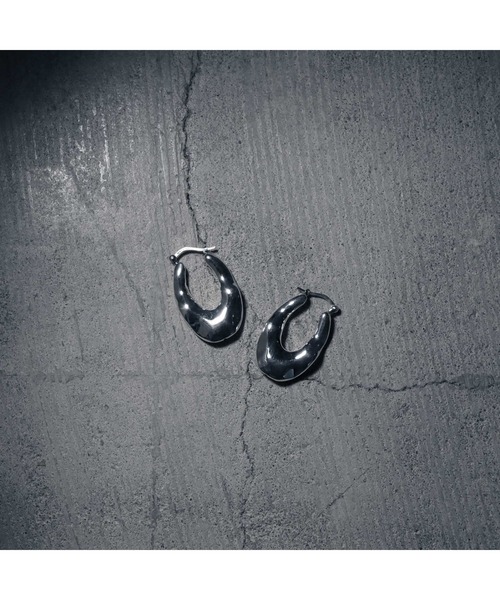 YArKA（ヤーカ）の「【YArKA/ヤーカ】silver925 more nuance U pierce[nui2]/モアニュアンスU型ピアス シルバー925（ピアス（両耳用）・レディース・シルバー・FREE）」の5枚目の写真